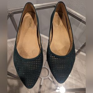 Vionic Posey suede flat emerald green 8.5